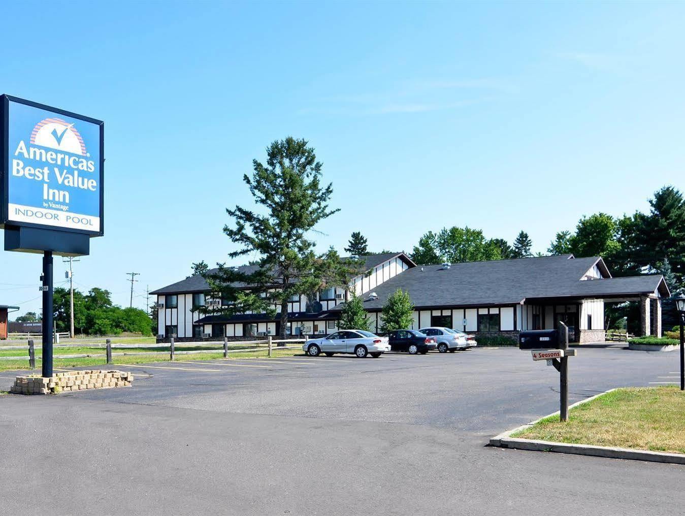 Motel Super 8 By Wyndham Hayward Wi Exterior foto